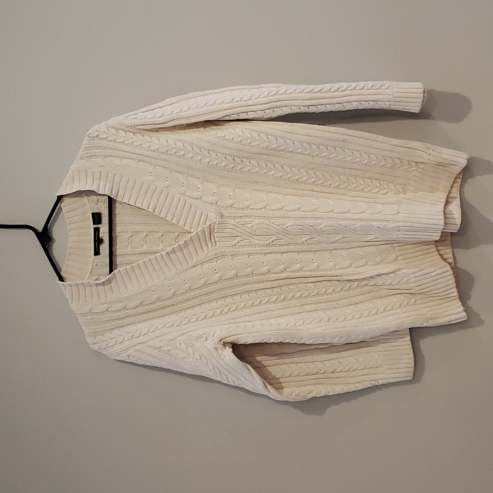 Jeanne Pierre V-neck Sweater